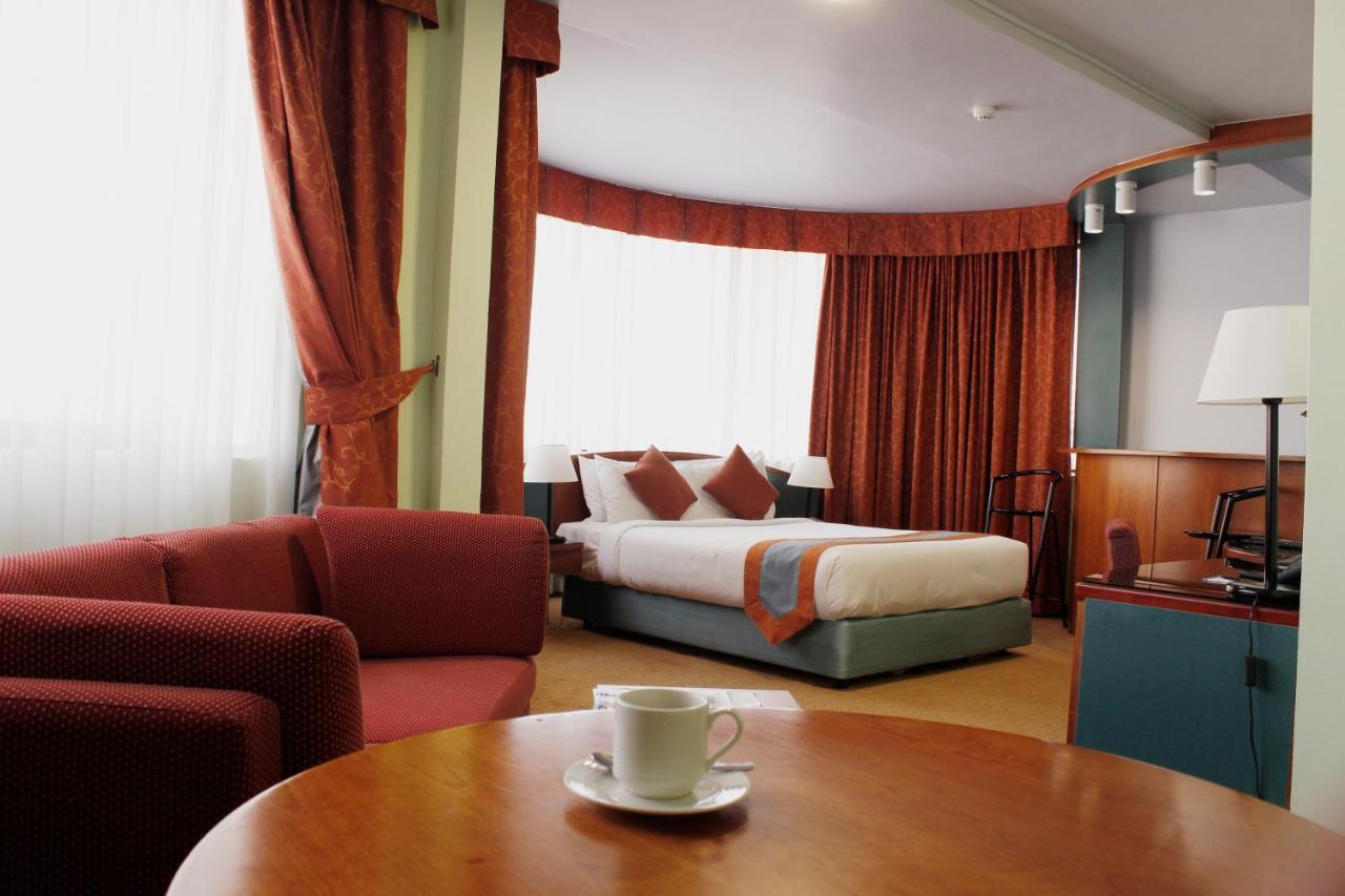Al Diar Dana Hotel Abu Dhabi Ngoại thất bức ảnh