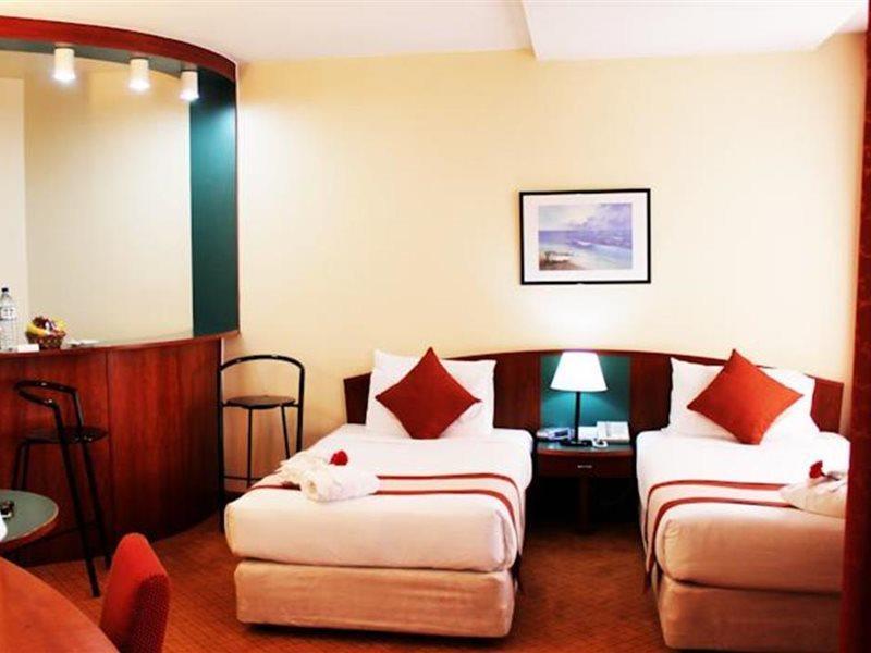 Al Diar Dana Hotel Abu Dhabi Ngoại thất bức ảnh