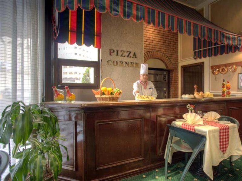Al Diar Dana Hotel Abu Dhabi Ngoại thất bức ảnh