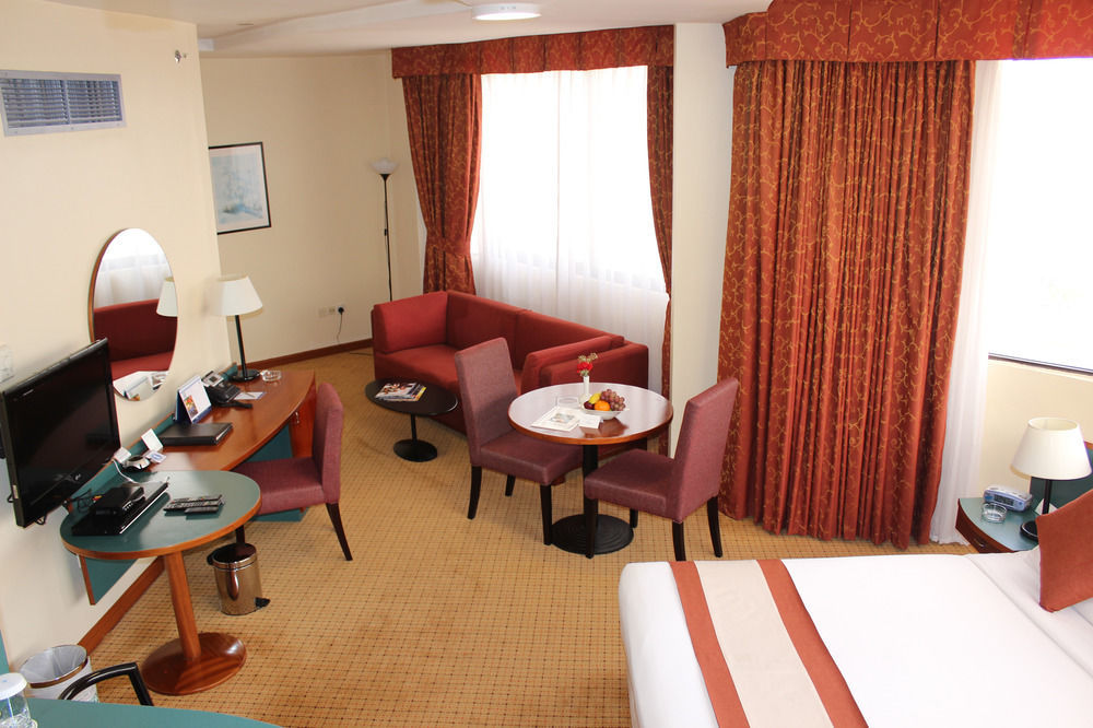 Al Diar Dana Hotel Abu Dhabi Ngoại thất bức ảnh